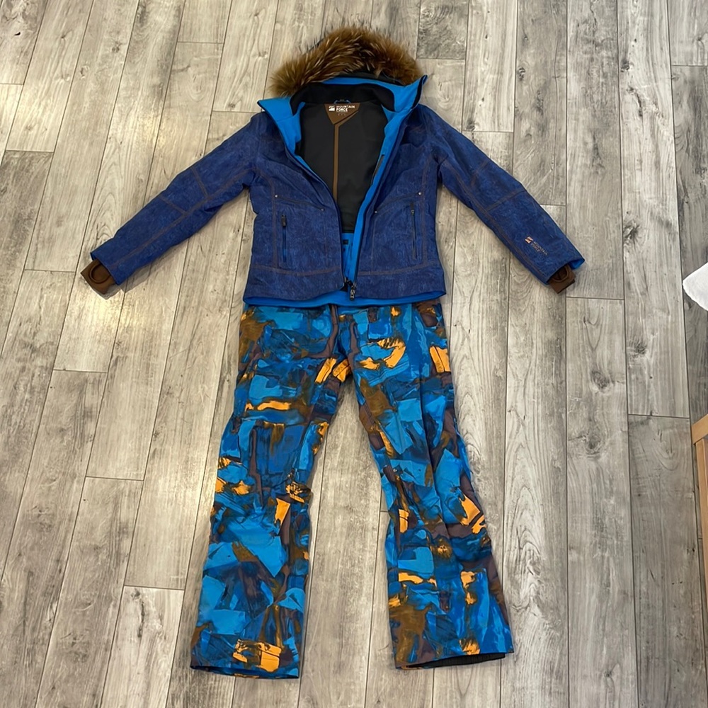 Mountain force ski suit